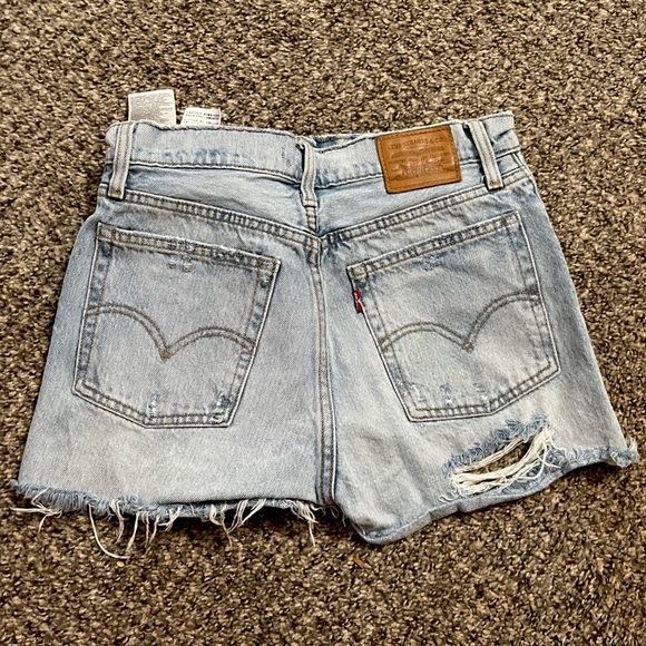 Levi’s Distressed Denim Shorts - Picture 2 of 5